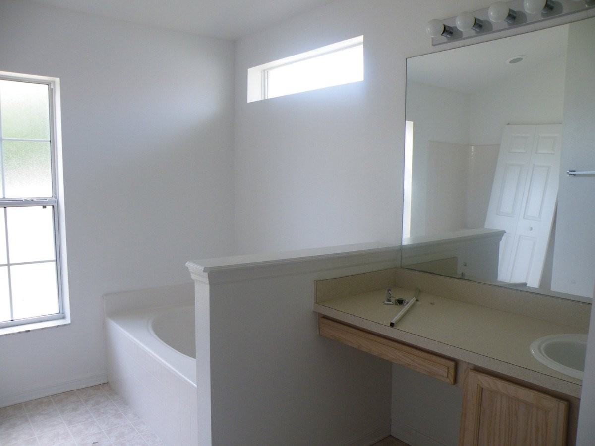 17 Philmont Ln - Photo 5 of 15