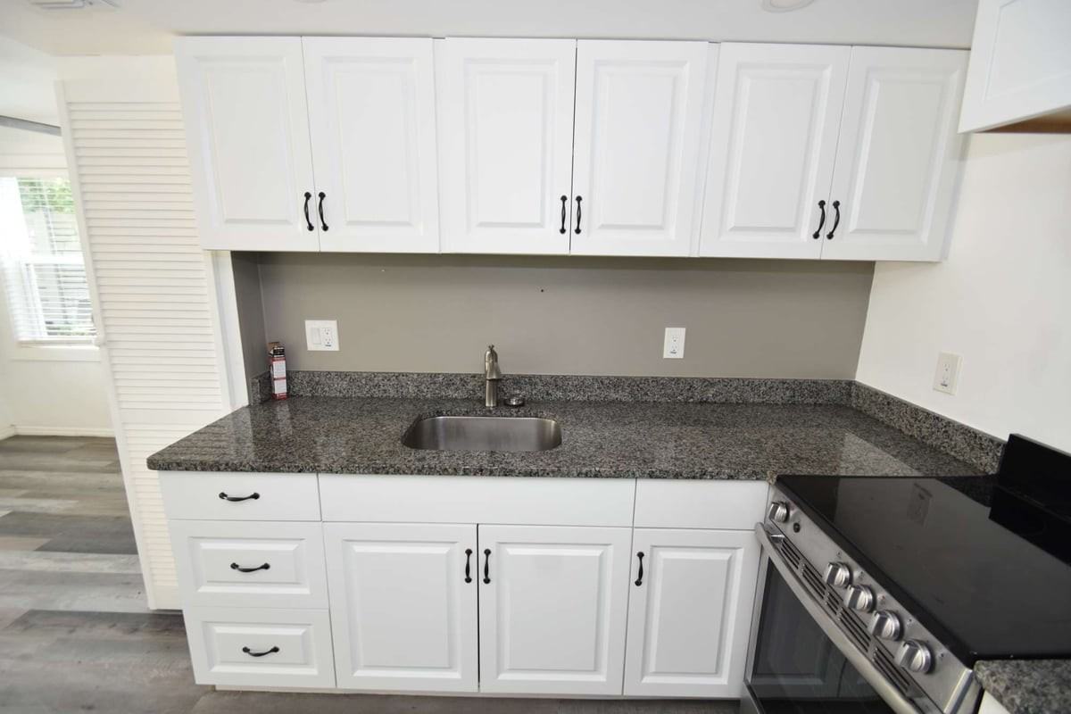 403 N Oleander Ave - Photo 5 of 27