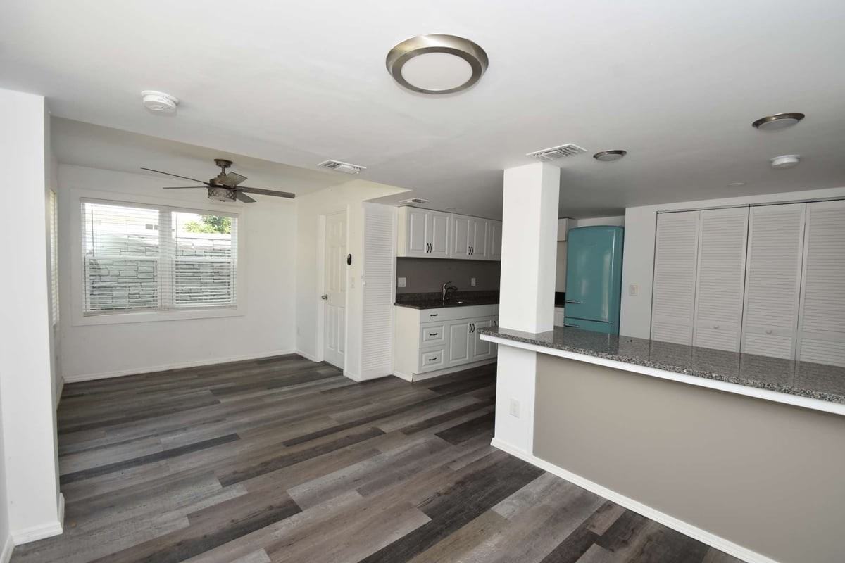 403 N Oleander Ave - Photo 6 of 27