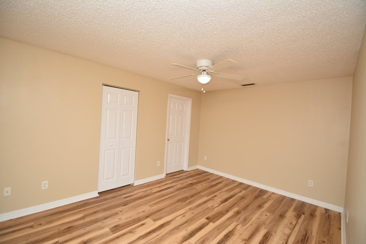 44 Pine Hurst Ln - Photo 6 of 26