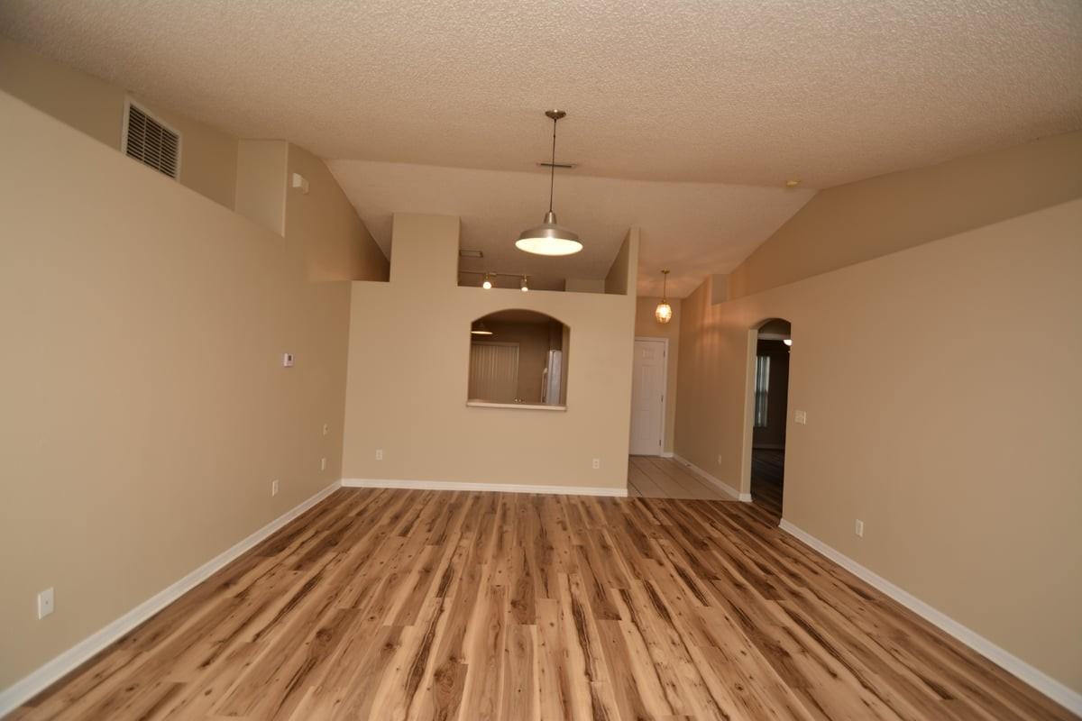 44 Pine Hurst Ln - Photo 7 of 26