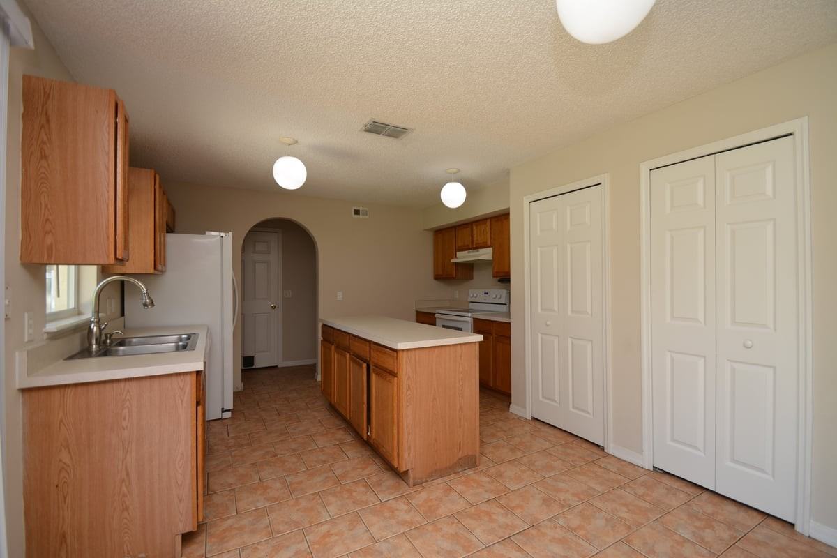 47 Buttermill Dr - Photo 3 of 32
