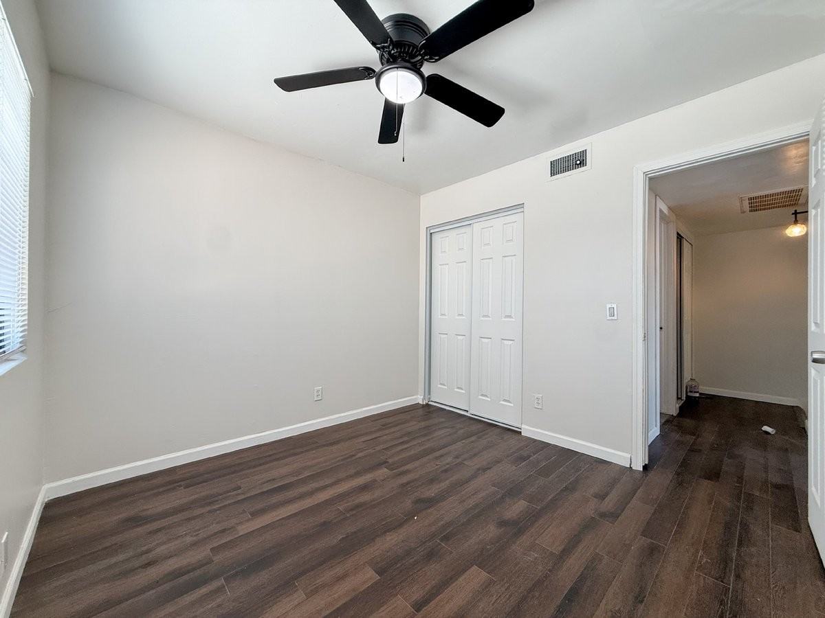 5220 W Lynwood St - Photo 2 of 13