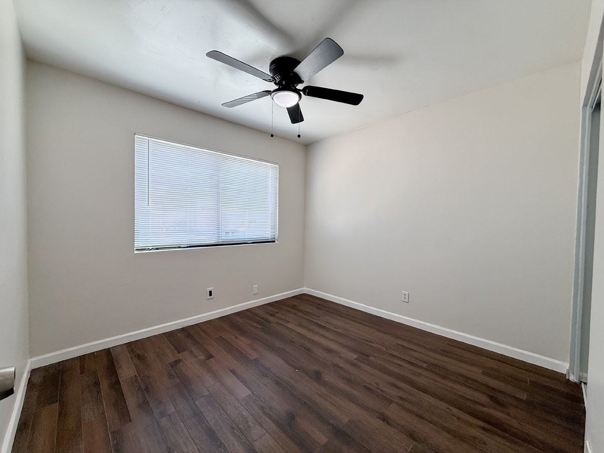 5220 W Lynwood St - Photo 4 of 13