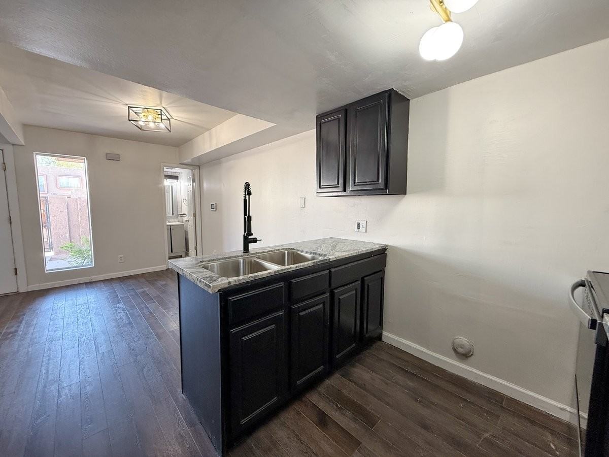 5220 W Lynwood St - Photo 6 of 13