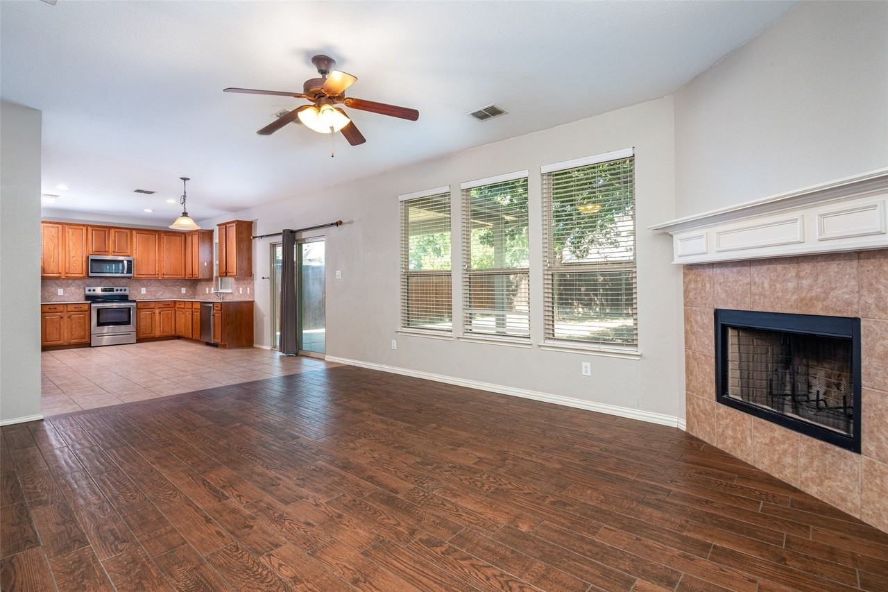 3904 Ironstone Ln - Photo 6 of 18