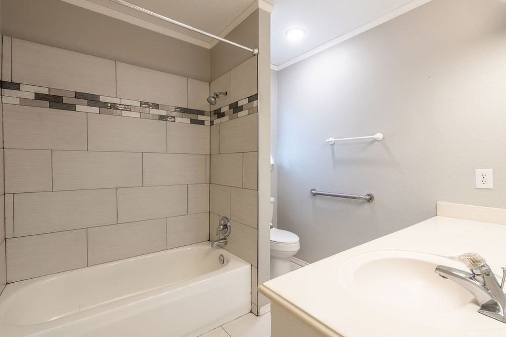 360 Cindy St S - Photo 5 of 18