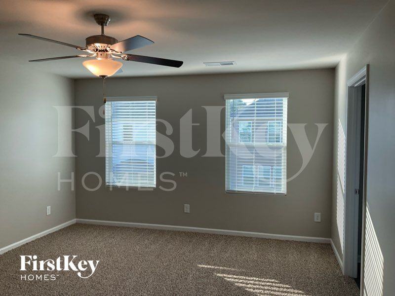 5510 Cobblestone Glen Dr - Photo 5 of 10