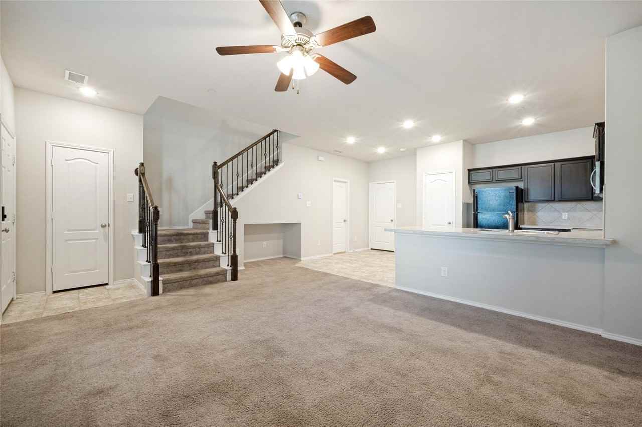 3304 Becker Dr - Photo 2 of 12
