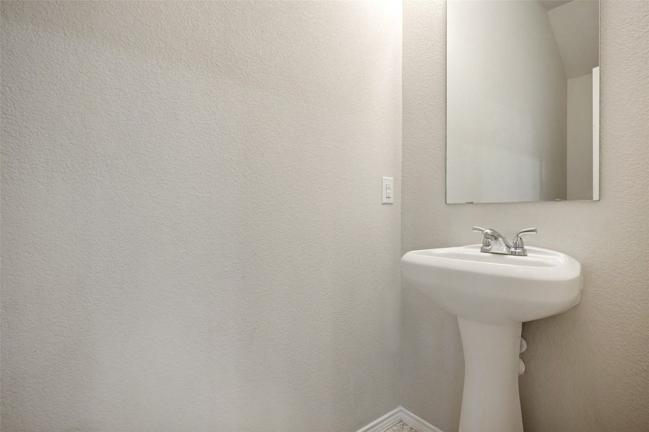3304 Becker Dr - Photo 6 of 12