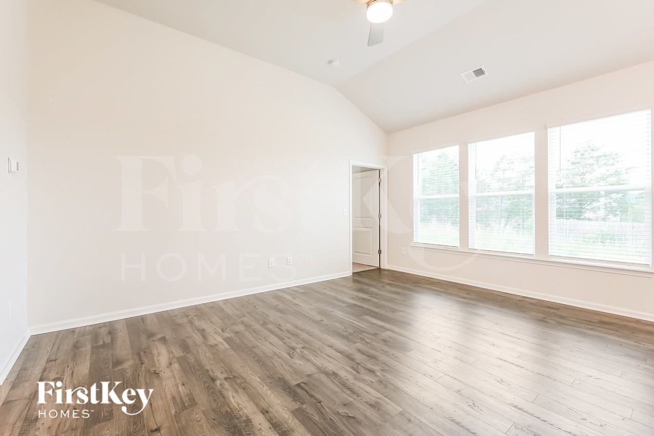 426 Stonefence Dr - Photo 4 of 15