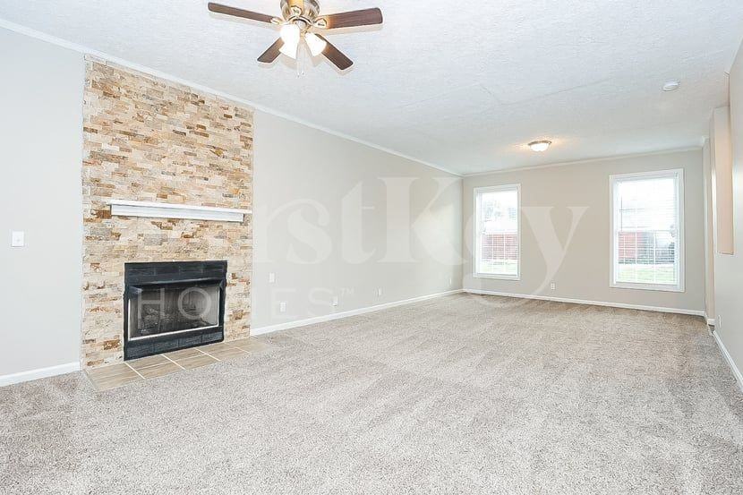 1629 Comanche Run - Photo 3 of 15