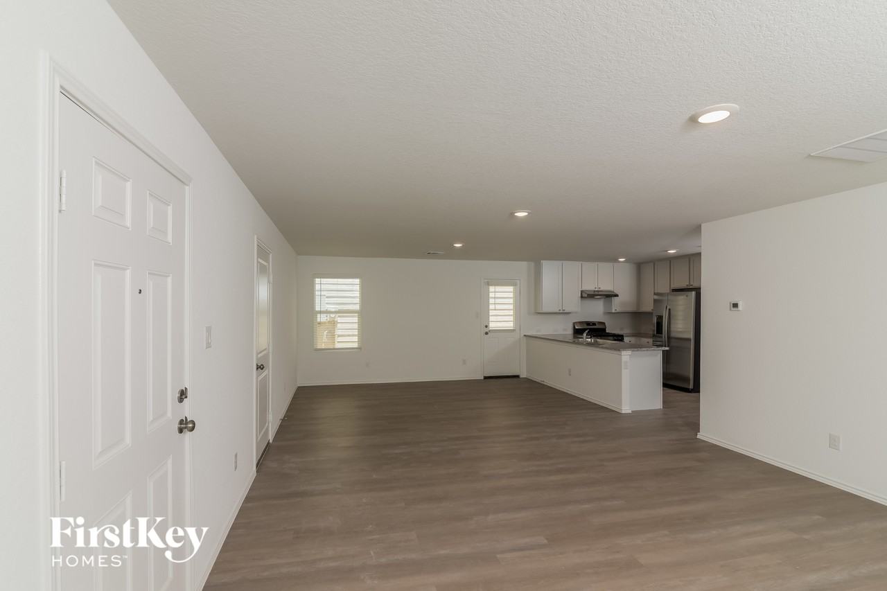 10214 Devon Wheel St - Photo 3 of 15