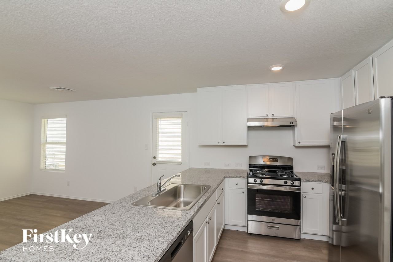 10214 Devon Wheel St - Photo 6 of 15