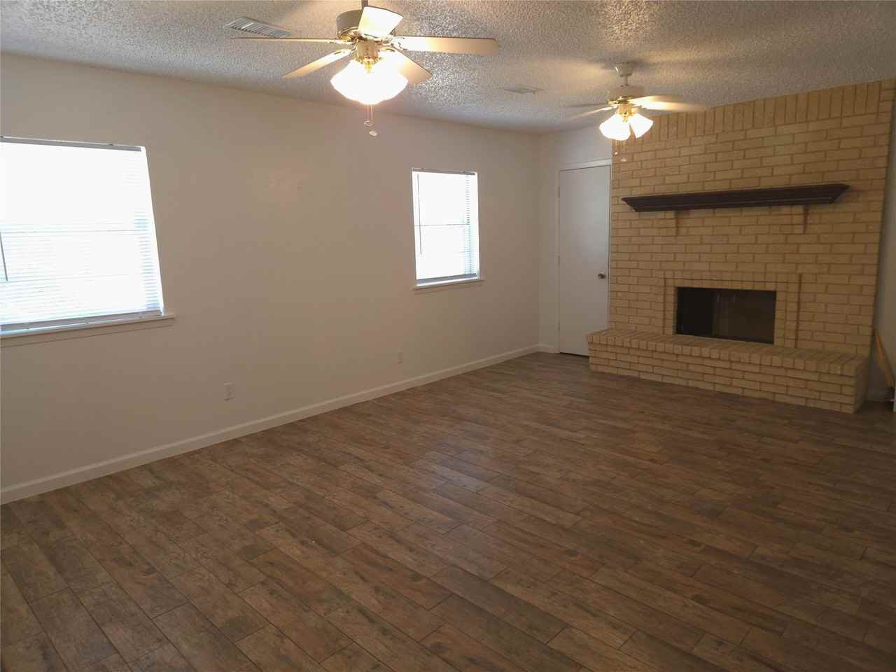 5913 Whispering Ln - Photo 5 of 11