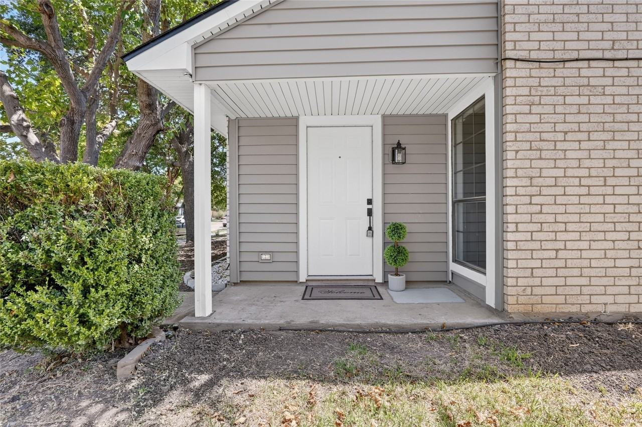 4625 Chapman St - Photo 3 of 33