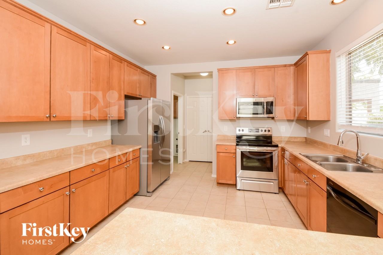 16430 W Prickly Pear Trl - Photo 4 of 15