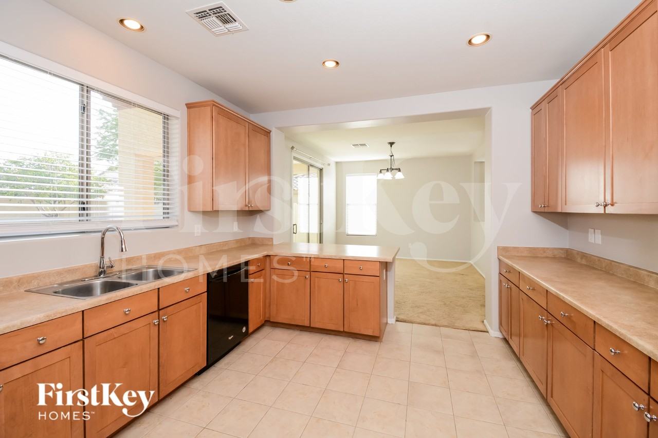 16430 W Prickly Pear Trl - Photo 5 of 15
