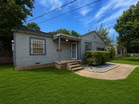6710 Petain Ave - Photo 2 of 14