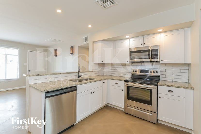 3656 E Sylvane St - Photo 5 of 15