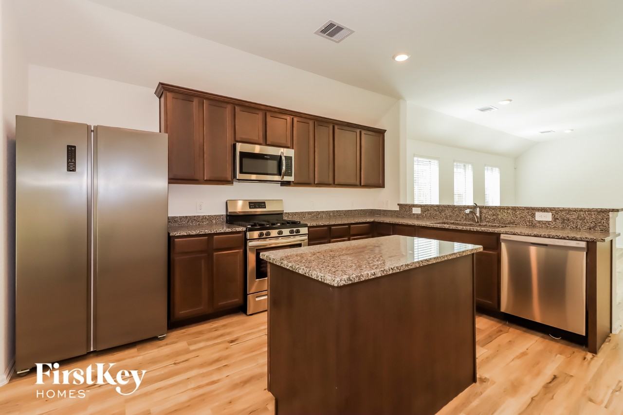 22092 Juniper Crossing Dr - Photo 5 of 15