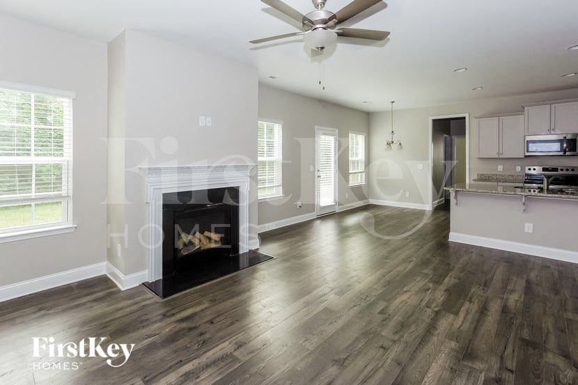 111 Bunker Hill Ln - Photo 4 of 15