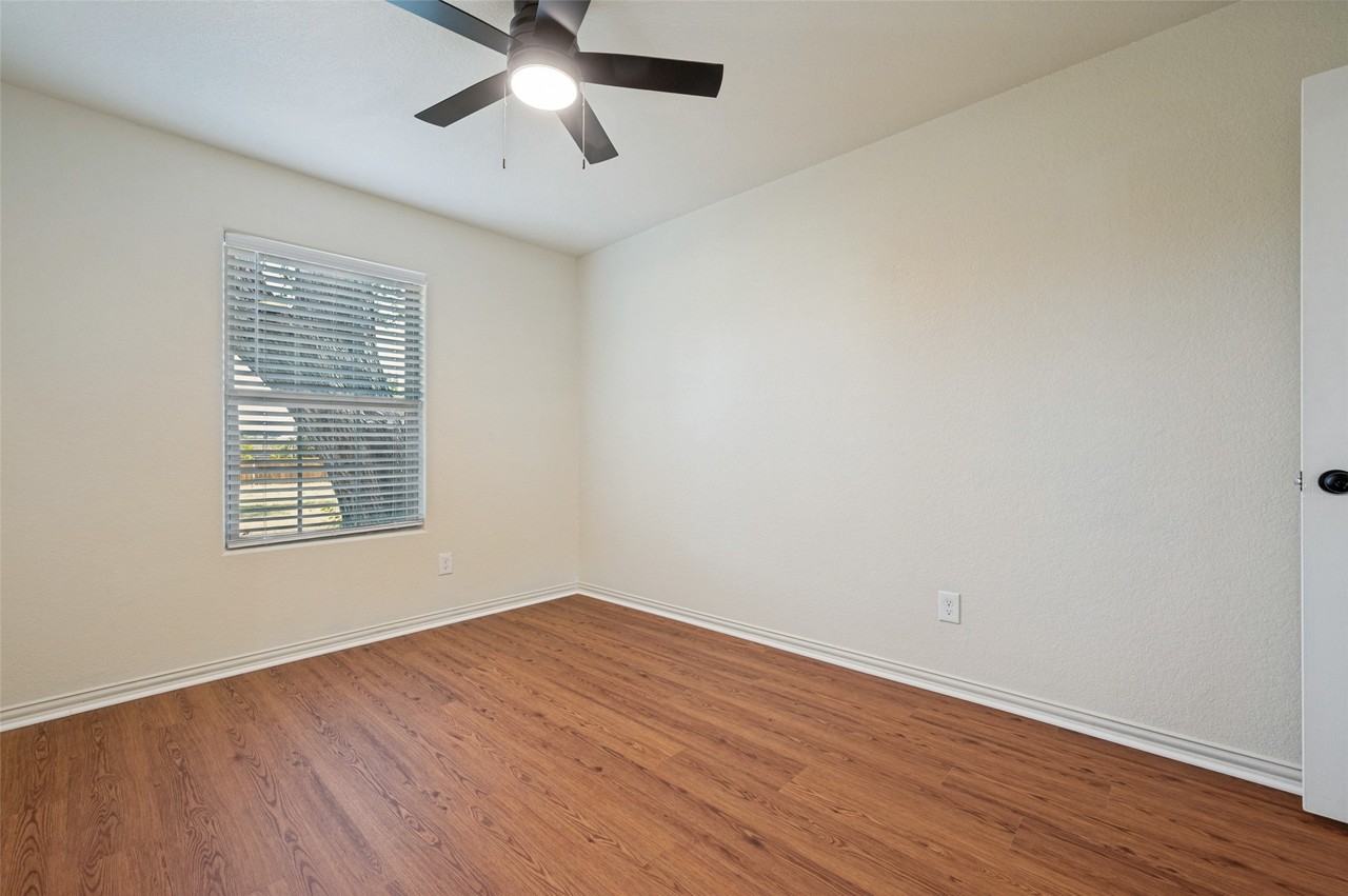7221 Denton Dr - Photo 6 of 12