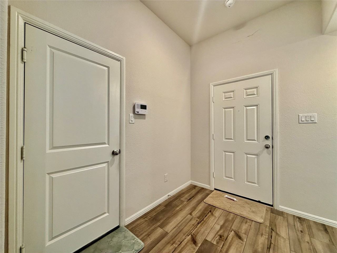 2704 Rambling Rd - Photo 6 of 28