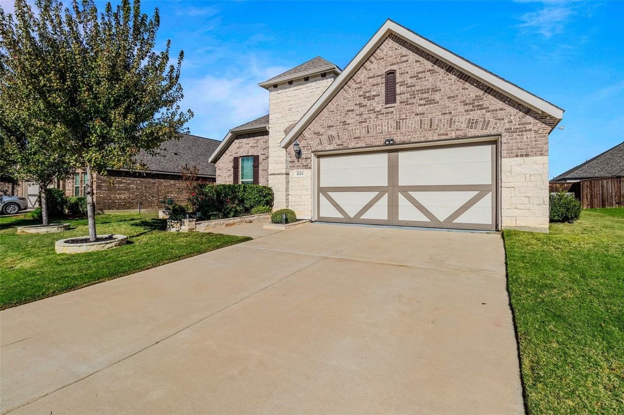 1124 Diamond Dove Dr - Photo 3 of 30