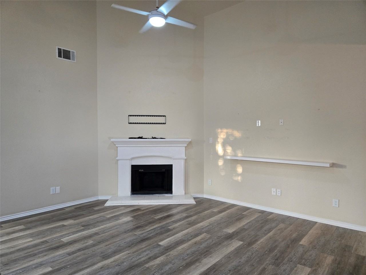 624 Caravan Dr - Photo 7 of 26