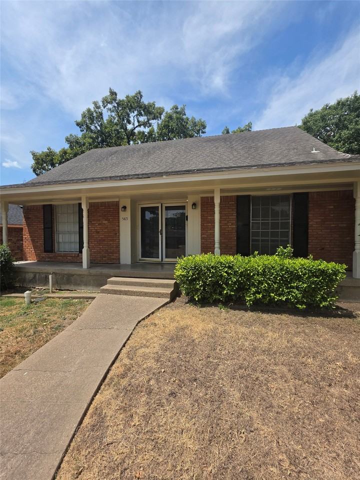 5415 Spruce View Dr - Photo 2 of 18