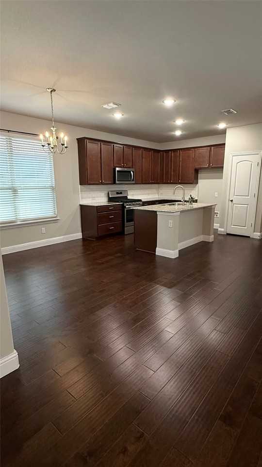 7304 Elm Grove Ln - Photo 5 of 23