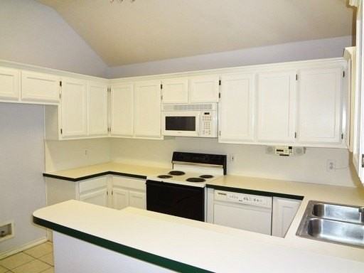 2216 Lattimore St - Photo 5 of 11