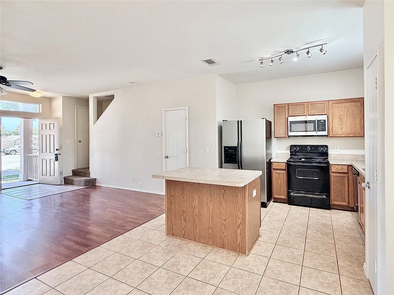 2632 Boedeker Dr - Photo 2 of 23