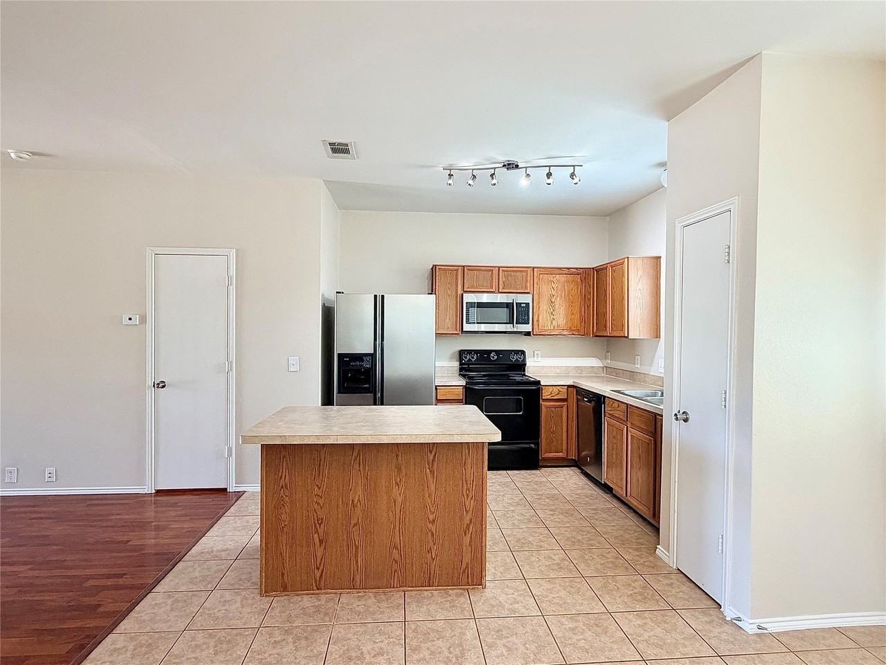 2632 Boedeker Dr - Photo 6 of 23