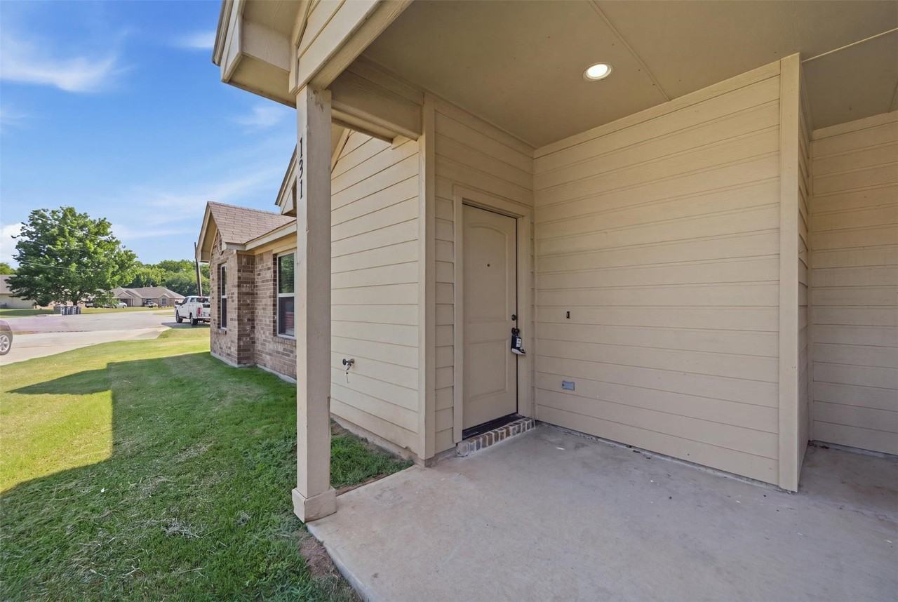 131 Sunburst Ct - Photo 2 of 30