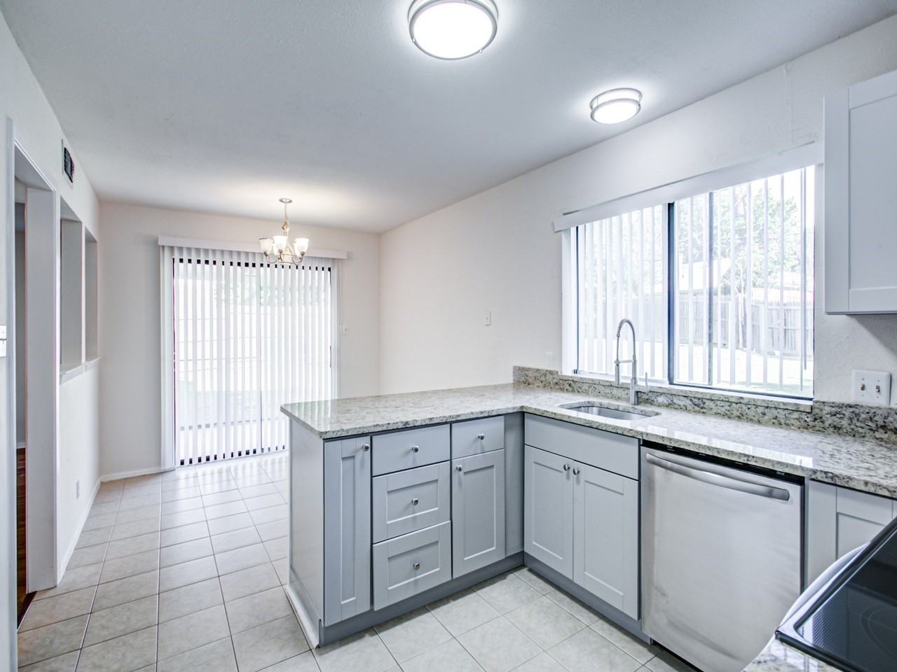 1701 Edge Hill Rd - Photo 5 of 12