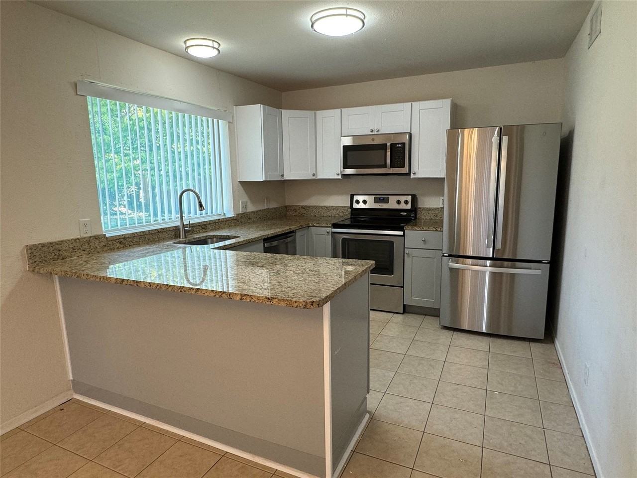 1701 Edge Hill Rd - Photo 6 of 12