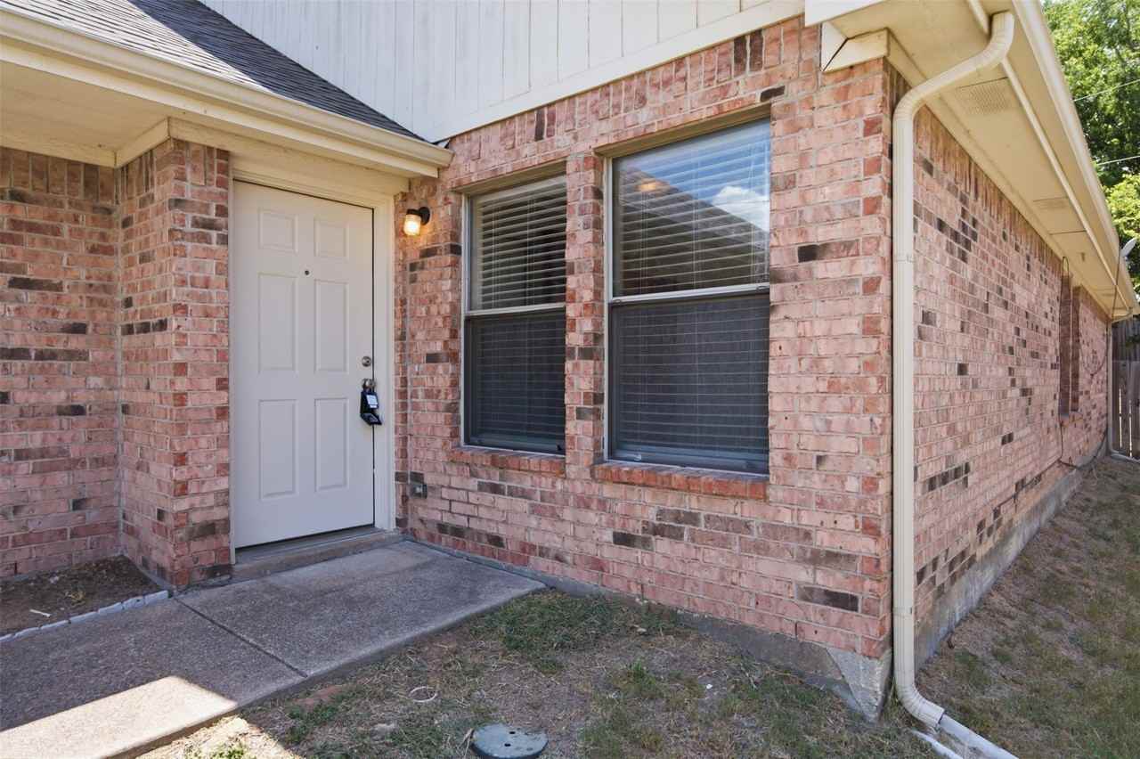 3116 Cherry Ln - Photo 2 of 32
