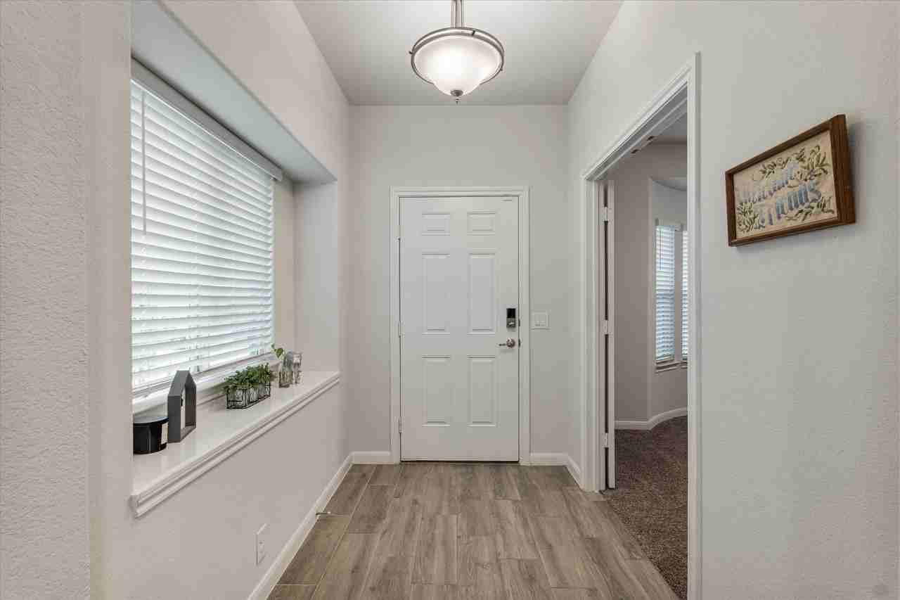 3225 Sioux Trl - Photo 4 of 40