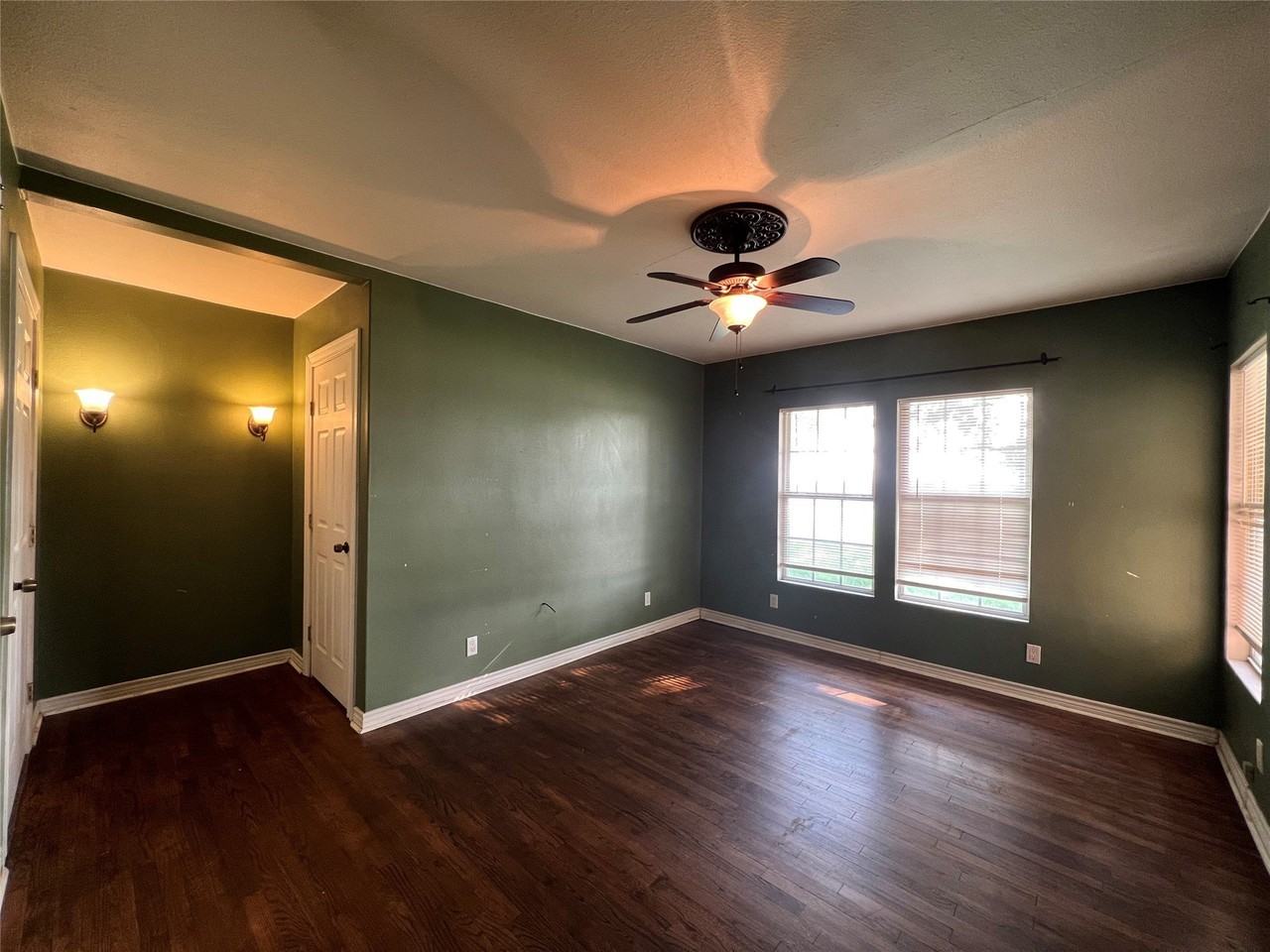 850 N Harbin Dr - Photo 5 of 8