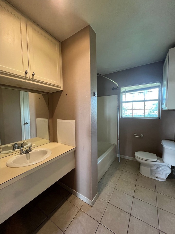 850 N Harbin Dr - Photo 6 of 8
