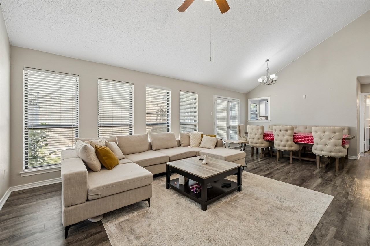 2108 Rose Cliff Ln - Photo 6 of 23