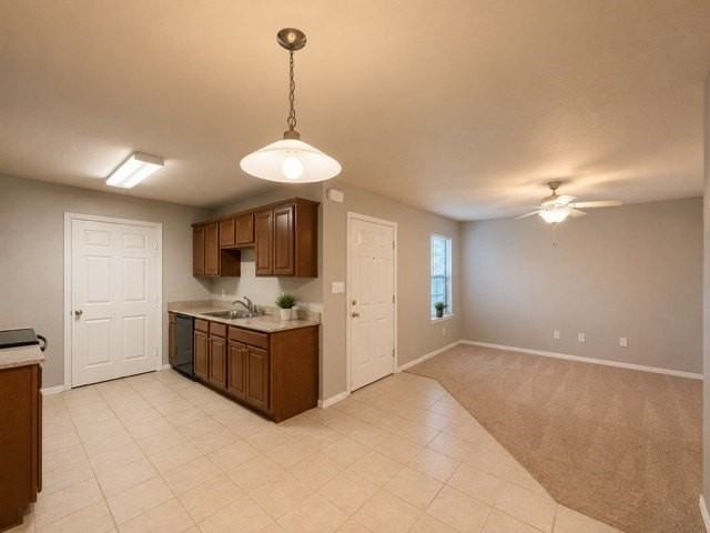 560 W Elm St #C - Photo 5 of 11