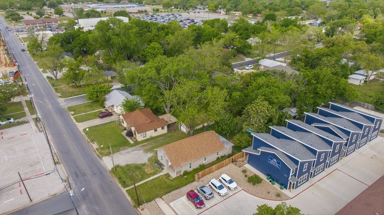 1287 W Frey St - Photo 4 of 25