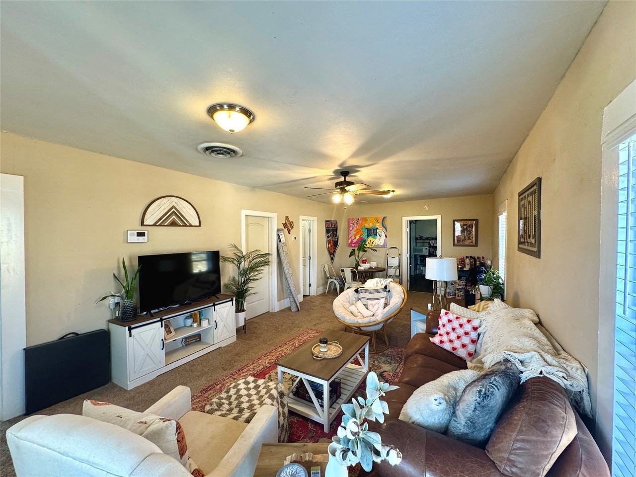 1287 W Frey St - Photo 6 of 25