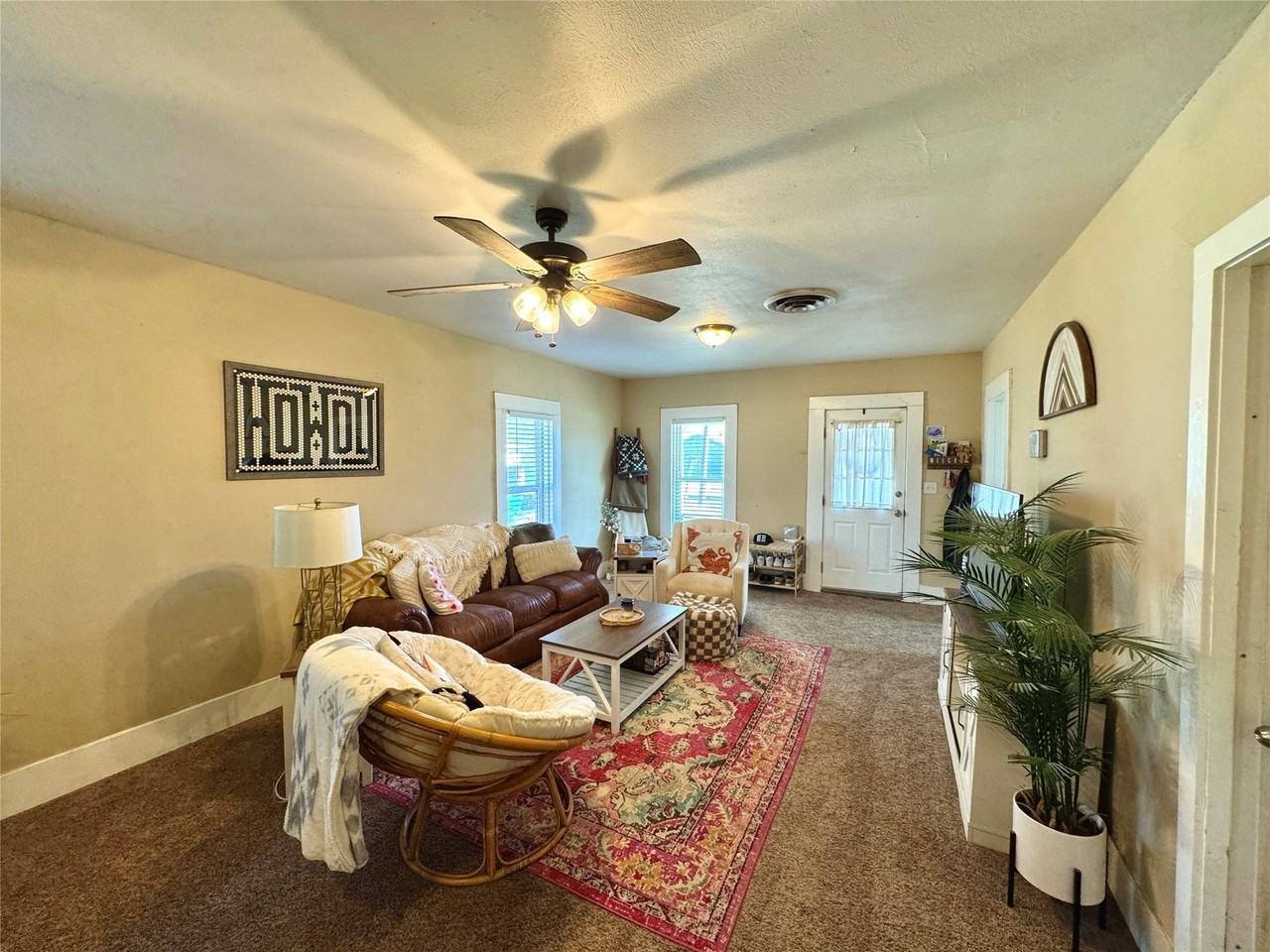 1287 W Frey St - Photo 7 of 25