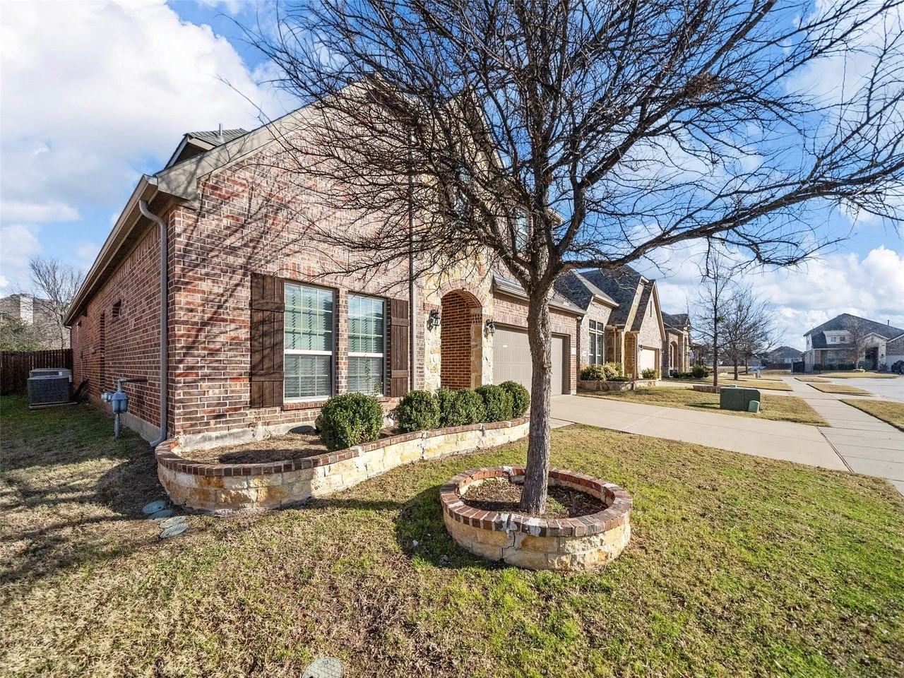 10412 Fort Davis Pl - Photo 2 of 20