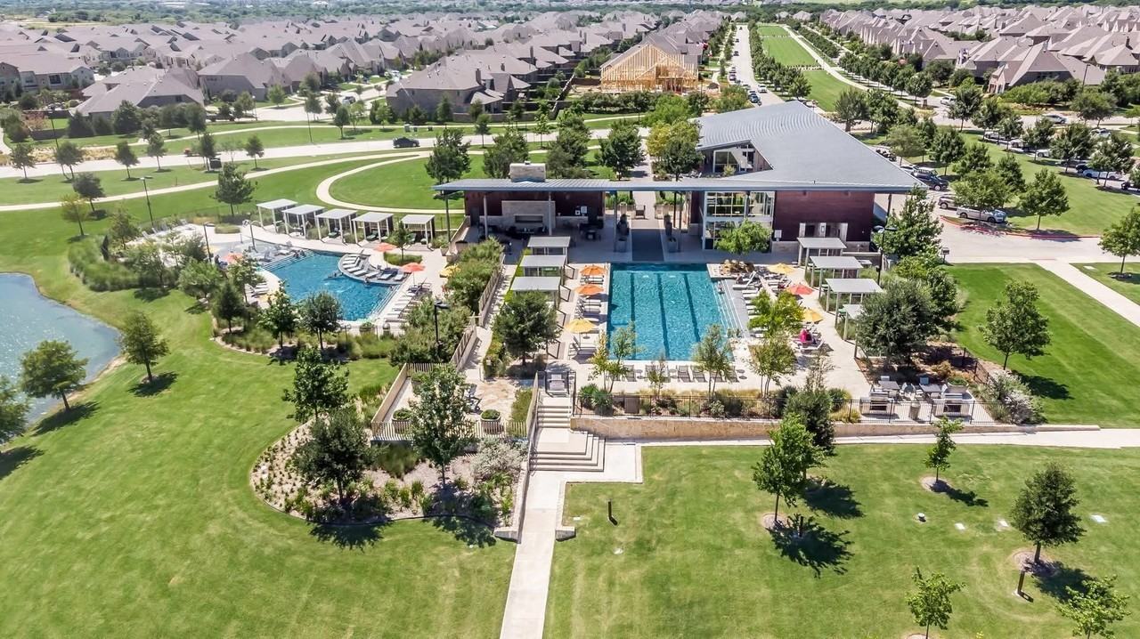 3720 Marigold Ln - Photo 3 of 8