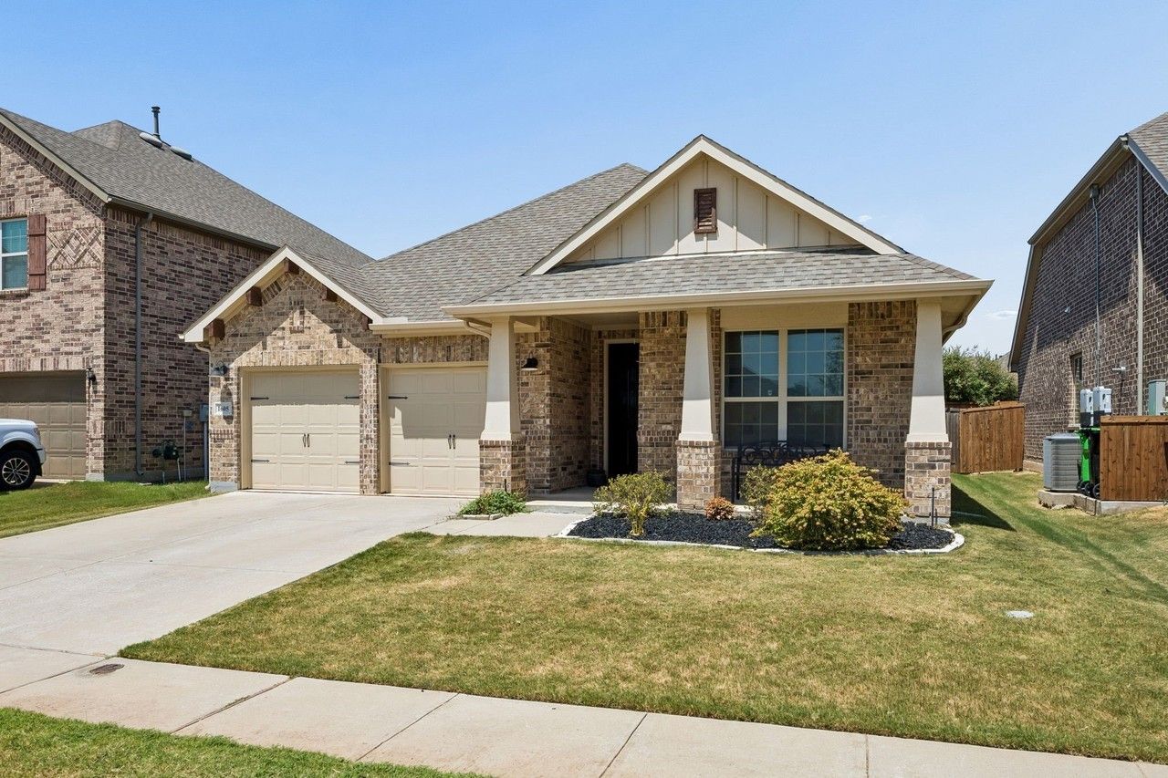 1605 Ridge Creek Ln - Photo 2 of 27
